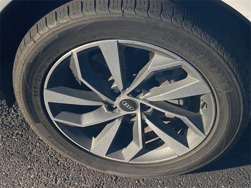 2023 Audi Q5 45 S line quattro Premium