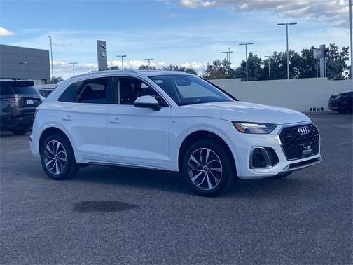 2023 Audi Q5 45 S line quattro Premium