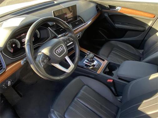 2023 Audi Q5 45 S line quattro Premium