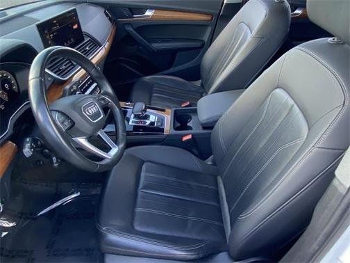 2023 Audi Q5 45 S line quattro Premium