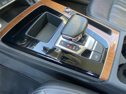 2023 Audi Q5 45 S line quattro Premium