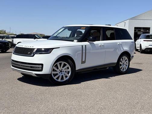 Fuji White 2026 Land Rover Range Rover P550e SE