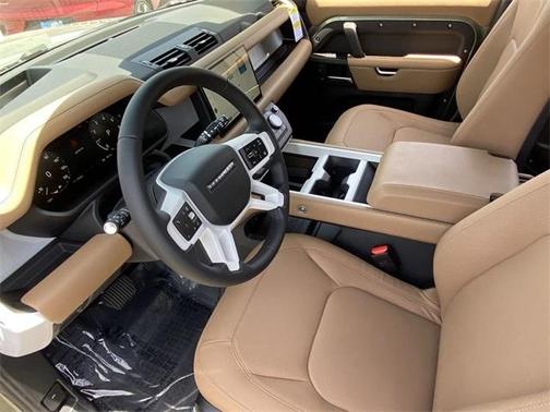 2025 Land Rover Defender P400 X-Dynamic SE