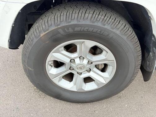 Super White 2019 Toyota 4Runner SR5