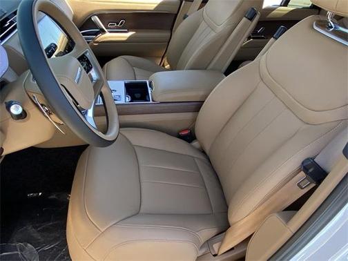 2025 Land Rover Range Rover P400 SE