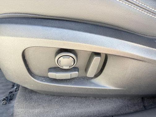 2024 Jaguar F-PACE P250 R-Dynamic S