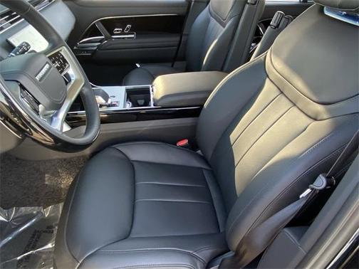 2025 Land Rover Range Rover P530 SE