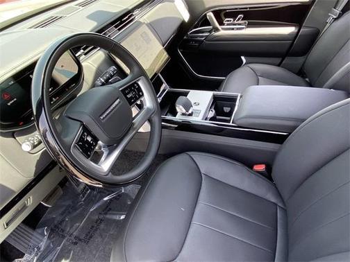 2025 Land Rover Range Rover P400 SE 7 Seat