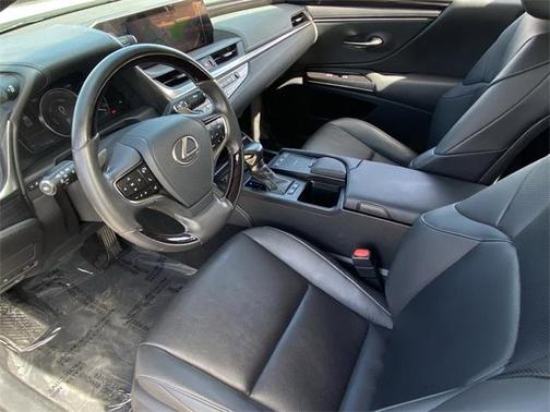 2020 Lexus ES 300h Base