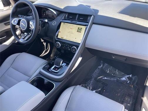 2024 Jaguar E-PACE P250 R-Dynamic SE