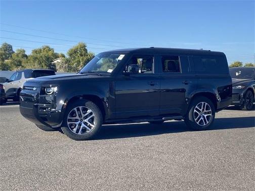 2025 Land Rover Defender P400 X-Dynamic SE