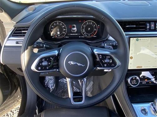 2025 Jaguar F-PACE P250 R-Dynamic S