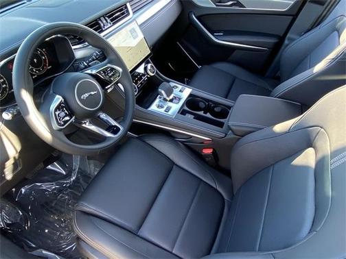 2025 Jaguar F-PACE P250 R-Dynamic S