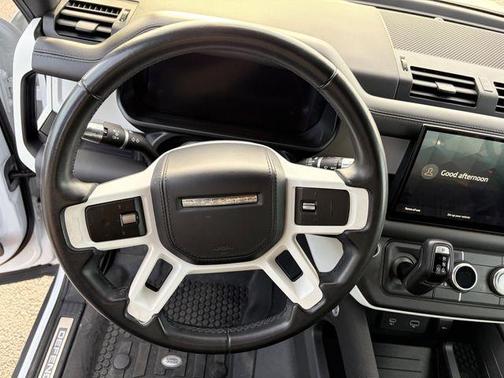 Yulong White 2022 Land Rover Defender 110 X-Dynamic HSE