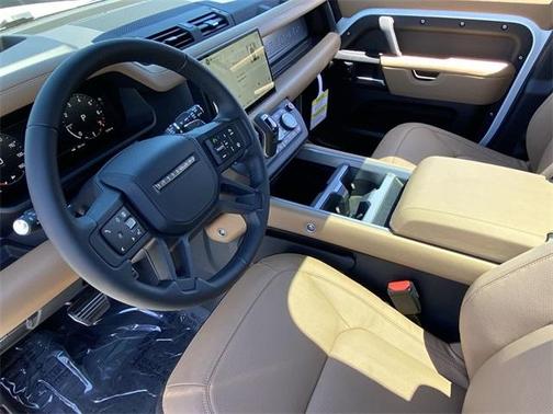 2025 Land Rover Defender P500 V8