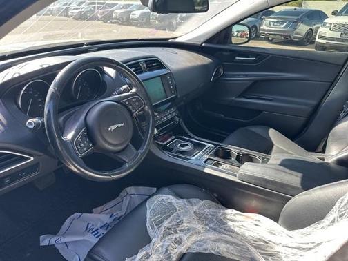 2017 Jaguar XE 35t Premium