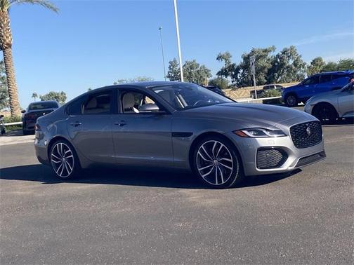 2021 Jaguar XF SE