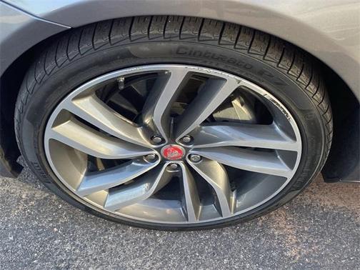 2021 Jaguar XF SE