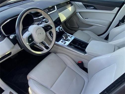 2021 Jaguar XF SE