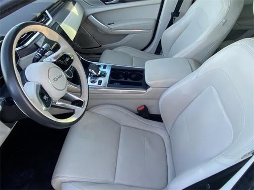 2021 Jaguar XF SE
