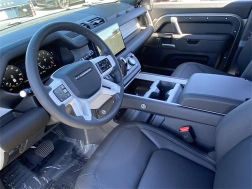 2025 Land Rover Defender P400 X-Dynamic SE