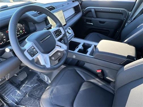 2025 Land Rover Defender P400 X-Dynamic SE