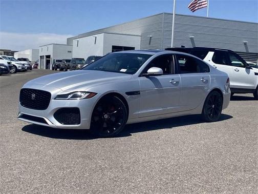 2022 Jaguar XF SE