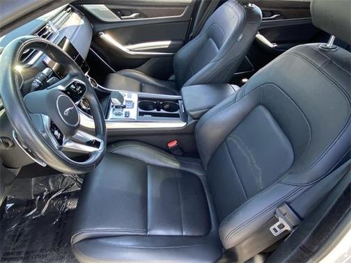 2022 Jaguar XF SE