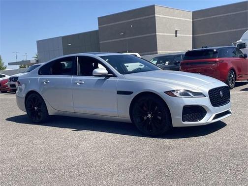 2022 Jaguar XF SE