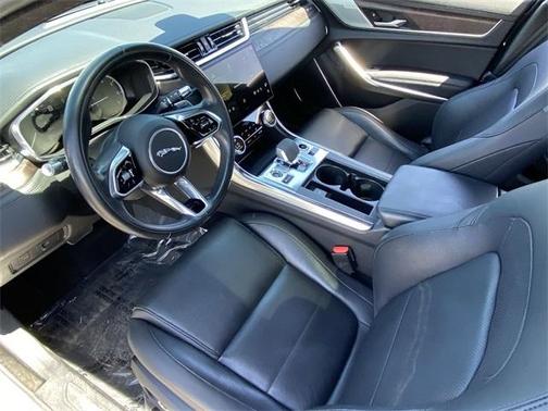 2022 Jaguar XF SE
