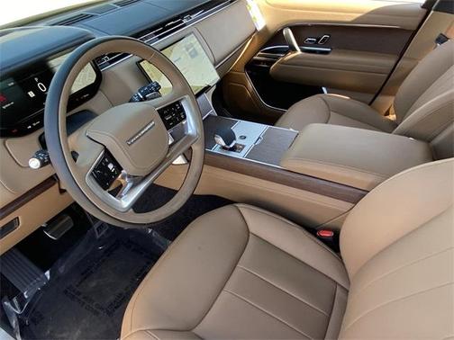 2025 Land Rover Range Rover P530 SE 7 Seat