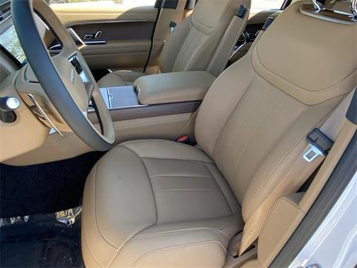 2025 Land Rover Range Rover P530 SE 7 Seat