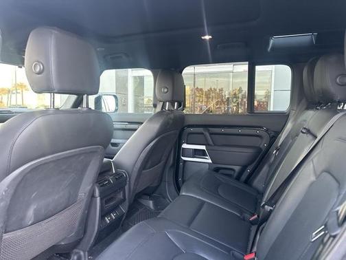 2024 Land Rover Defender P300