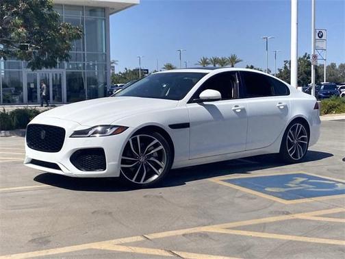 2022 Jaguar XF SE