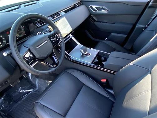 2025 Land Rover Range Rover Velar P250 Dynamic SE