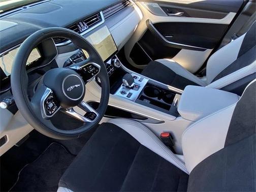 2025 Jaguar F-PACE SVR 575 Edition