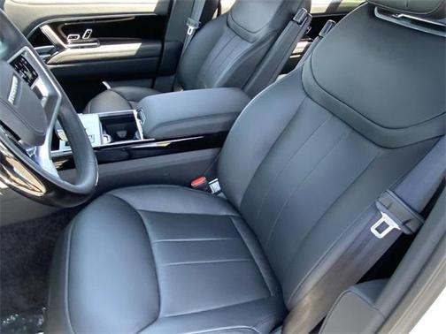 2025 Land Rover Range Rover P530 SE 7 Seat
