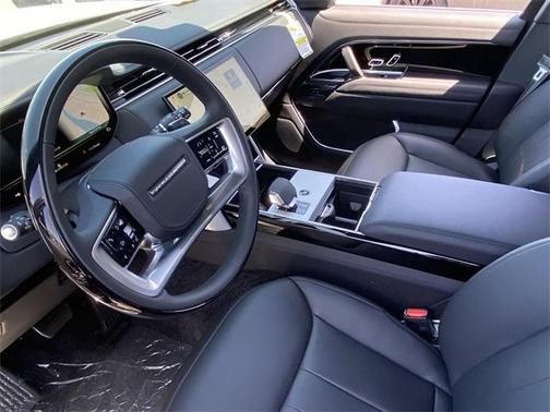 2025 Land Rover Range Rover P530 SE 7 Seat