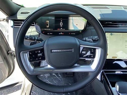 2025 Land Rover Range Rover P530 SE 7 Seat