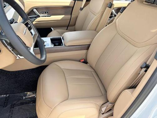 Ethereal Frost Silver In Gloss Finish 2026 Land Rover Range Rover P530 SE 7 Seat