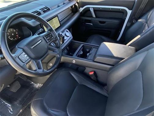 2024 Land Rover Defender P400 X-Dynamic SE