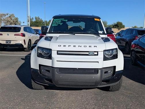 2024 Land Rover Defender P400 X-Dynamic SE