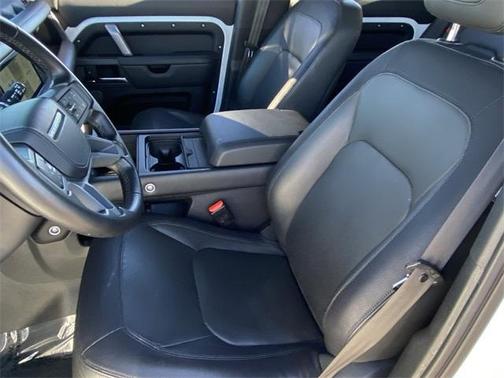 2024 Land Rover Defender P400 X-Dynamic SE