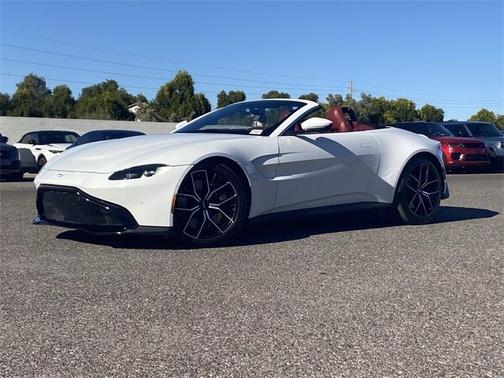 2022 Aston Martin Vantage Base