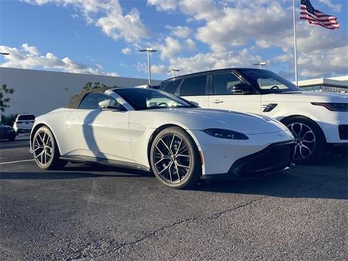 2022 Aston Martin Vantage Base