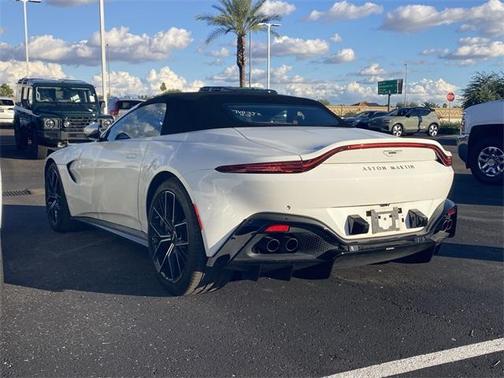 2022 Aston Martin Vantage Base