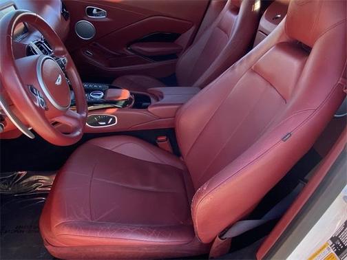 2022 Aston Martin Vantage Base