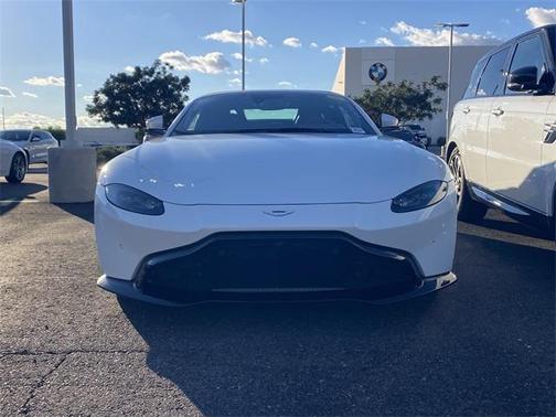 2022 Aston Martin Vantage Base