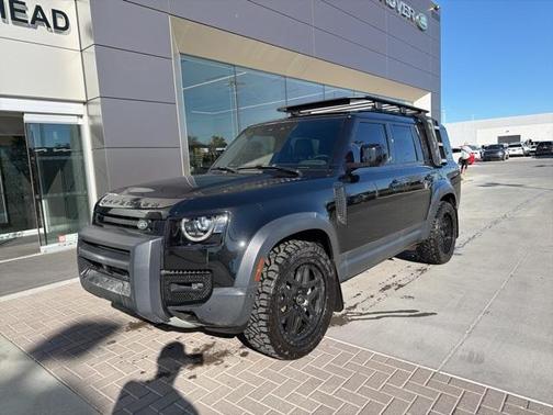 2023 Land Rover Defender SE