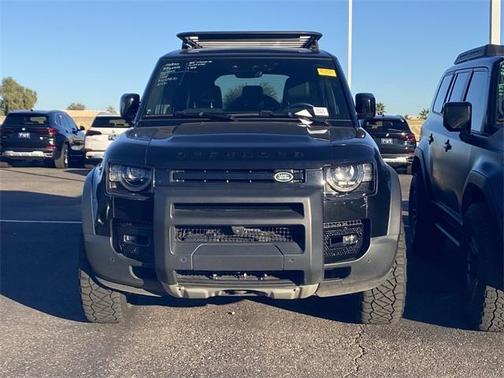 2023 Land Rover Defender SE